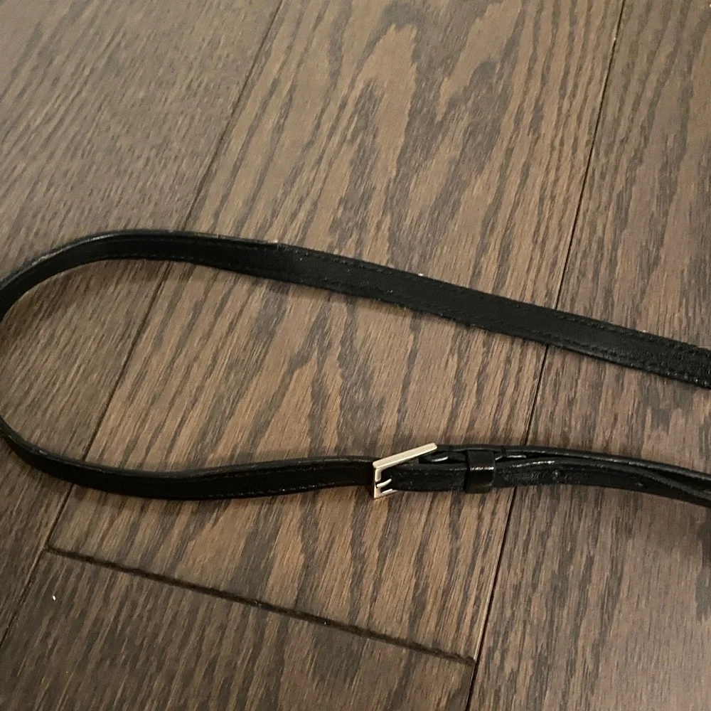 Saint Laurent Black Leather Shoulder Bag - Picture 3 of 6